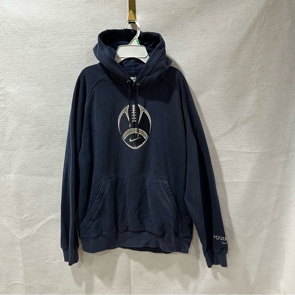 mens medium nike sweatshirt